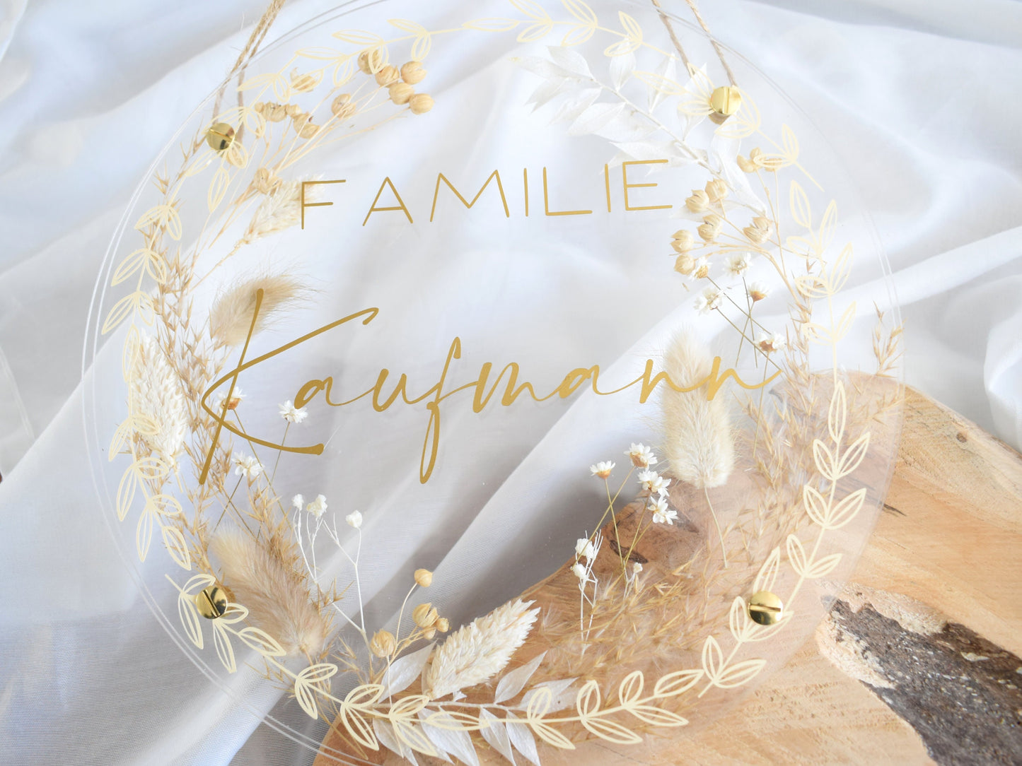 Personalisiertes Acrylschild mit gepressten Trockenblumen | Blumenkranz | Geschenk | Hochzeit | Türkranz | Aufhänger | Wanddeko | Familie | 25cm